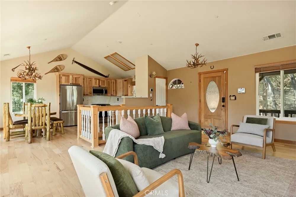 1208 Aleutian Lake Arrowhead, CA 92352