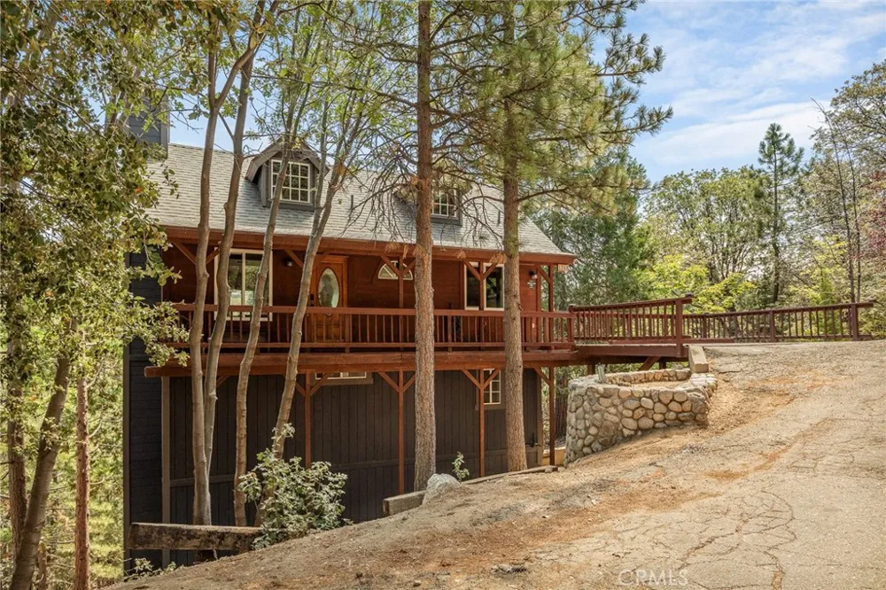 1208 Aleutian Lake Arrowhead, CA 92352