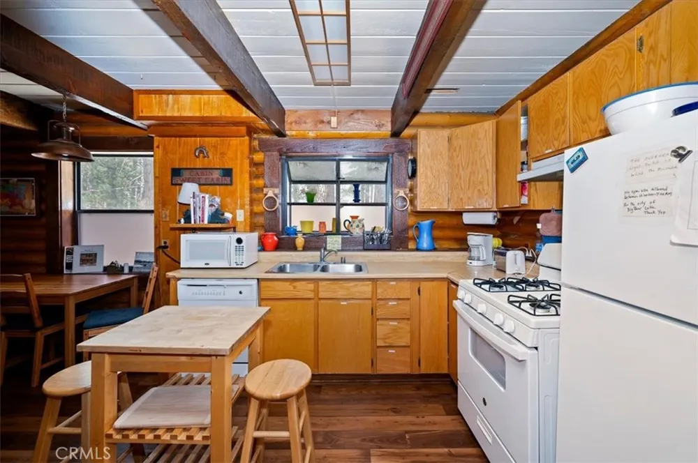 459 Jeffries Big Bear Lake, CA 92315