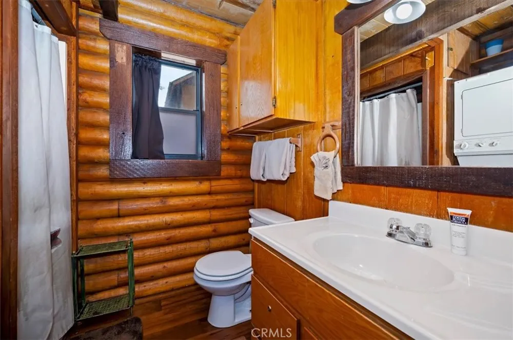 459 Jeffries Big Bear Lake, CA 92315