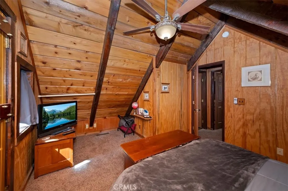 459 Jeffries Big Bear Lake, CA 92315