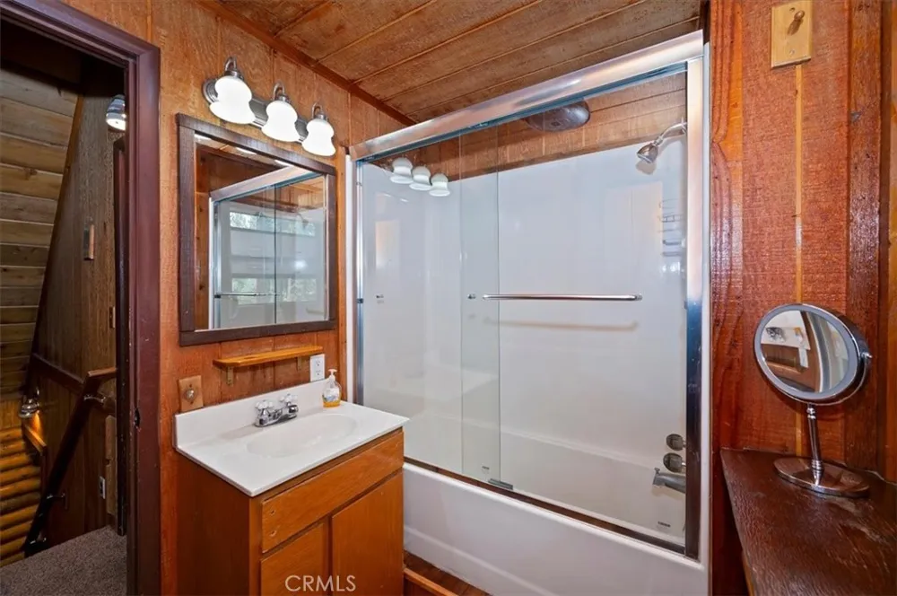 459 Jeffries Big Bear Lake, CA 92315