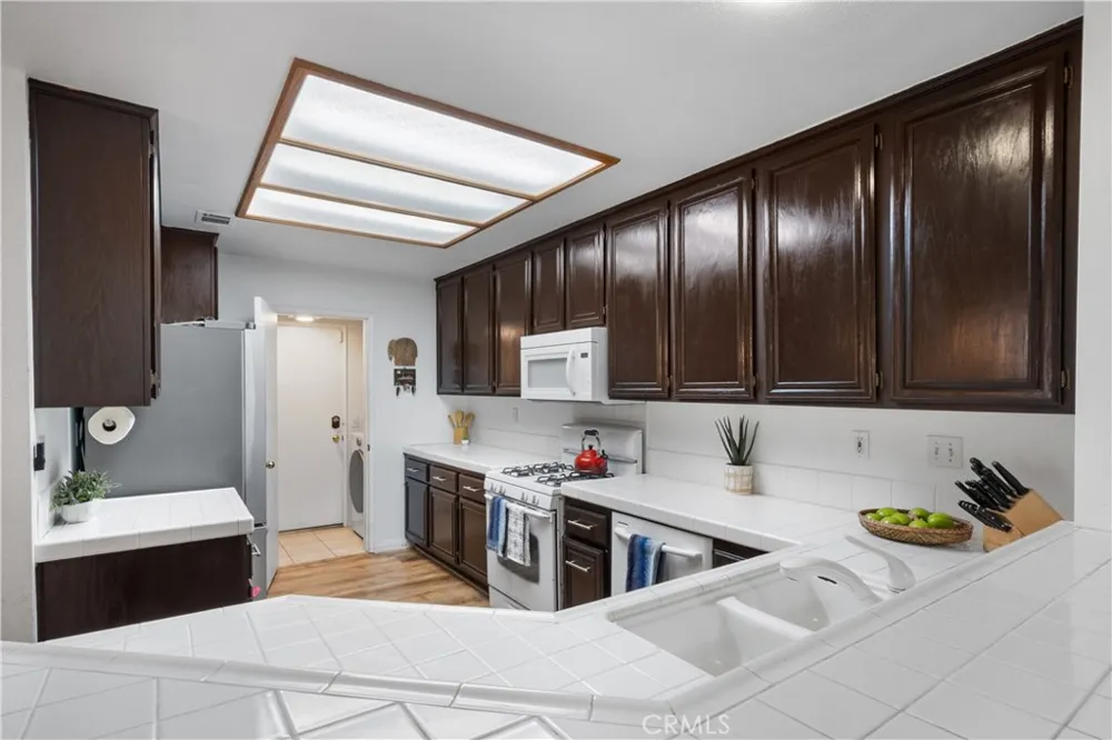 686 Azure Corona, CA 92879