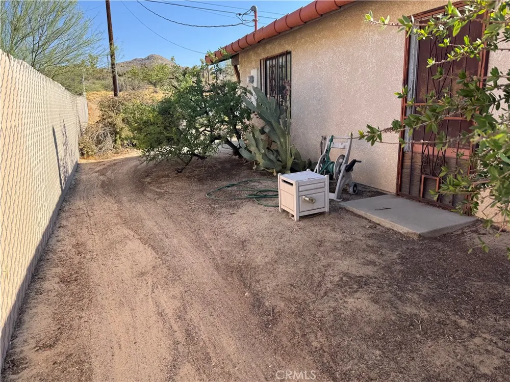 57374 Warren Yucca Valley, CA 92284