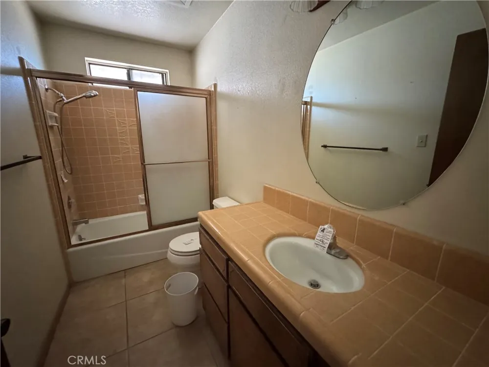 57374 Warren Yucca Valley, CA 92284