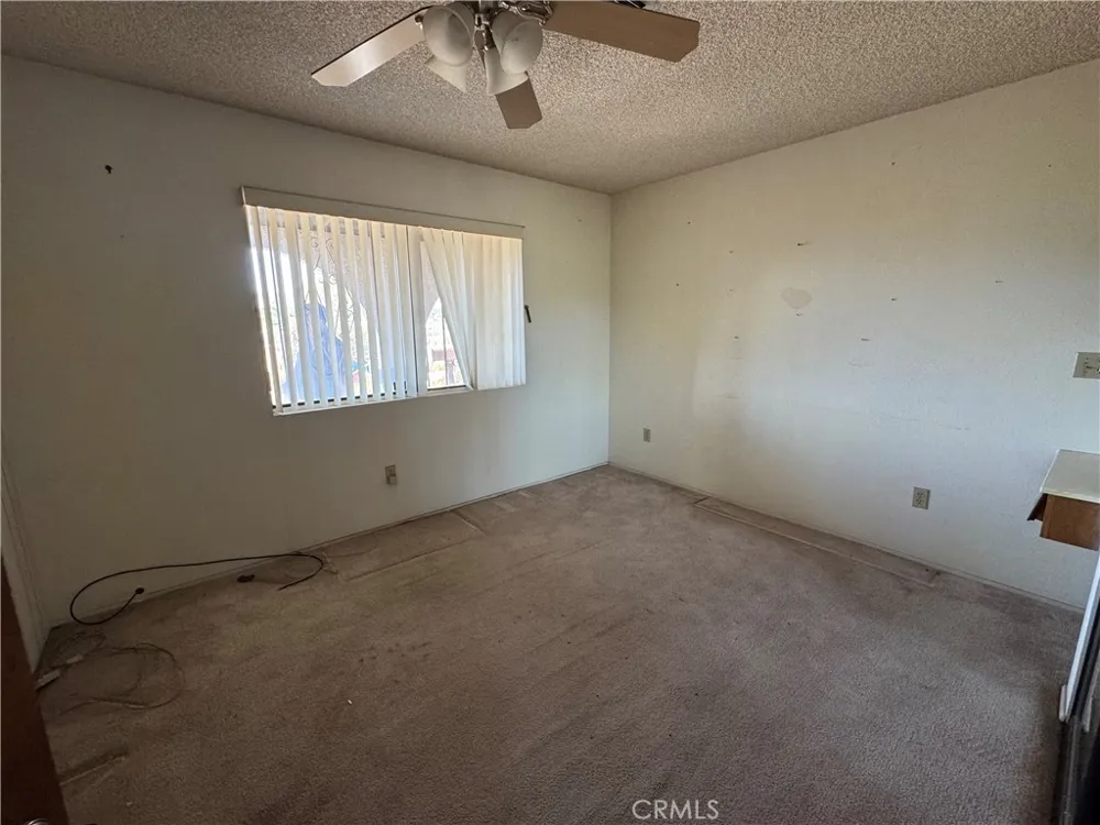 57374 Warren Yucca Valley, CA 92284