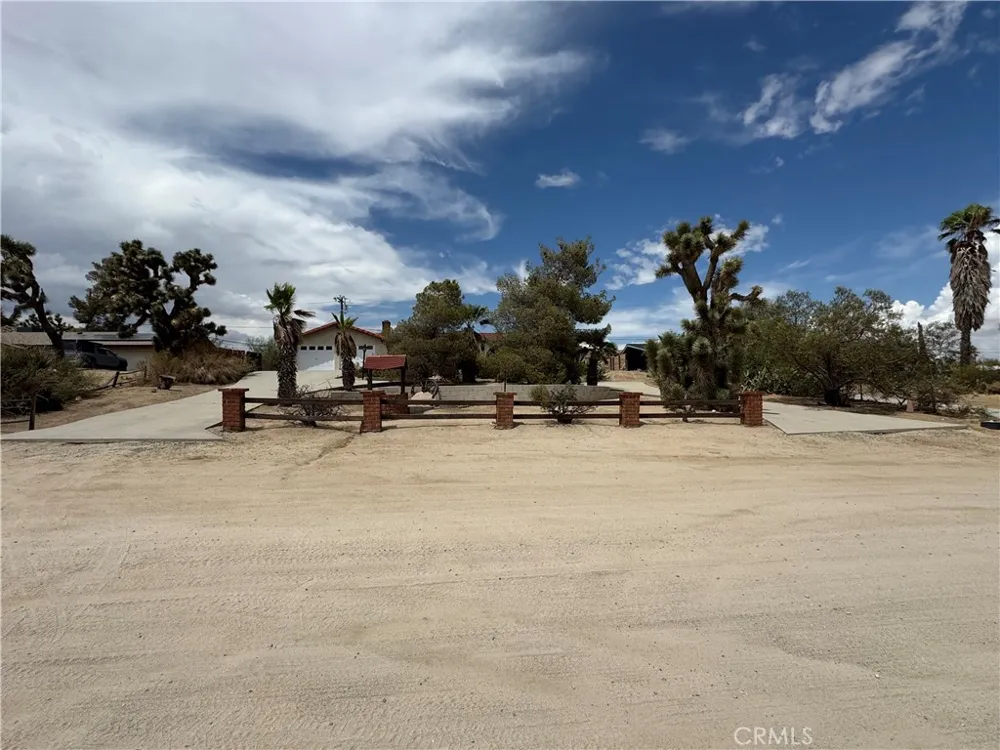 57374 Warren Yucca Valley, CA 92284