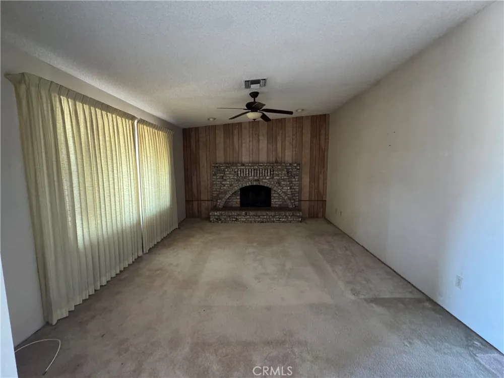 57374 Warren Yucca Valley, CA 92284