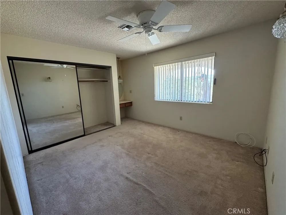 57374 Warren Yucca Valley, CA 92284