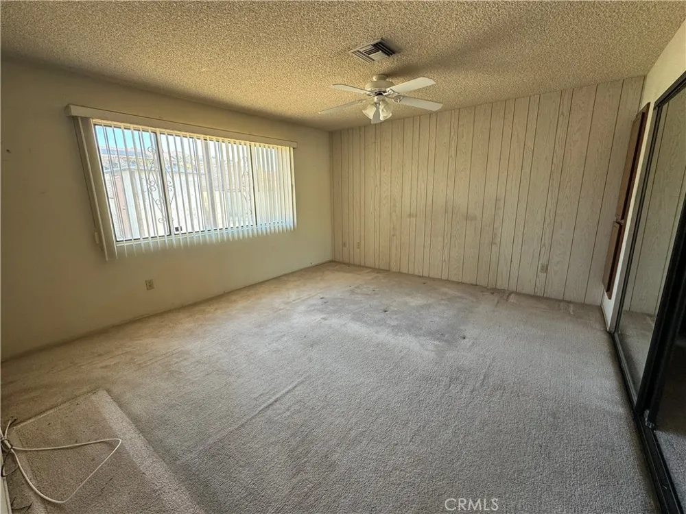 57374 Warren Yucca Valley, CA 92284