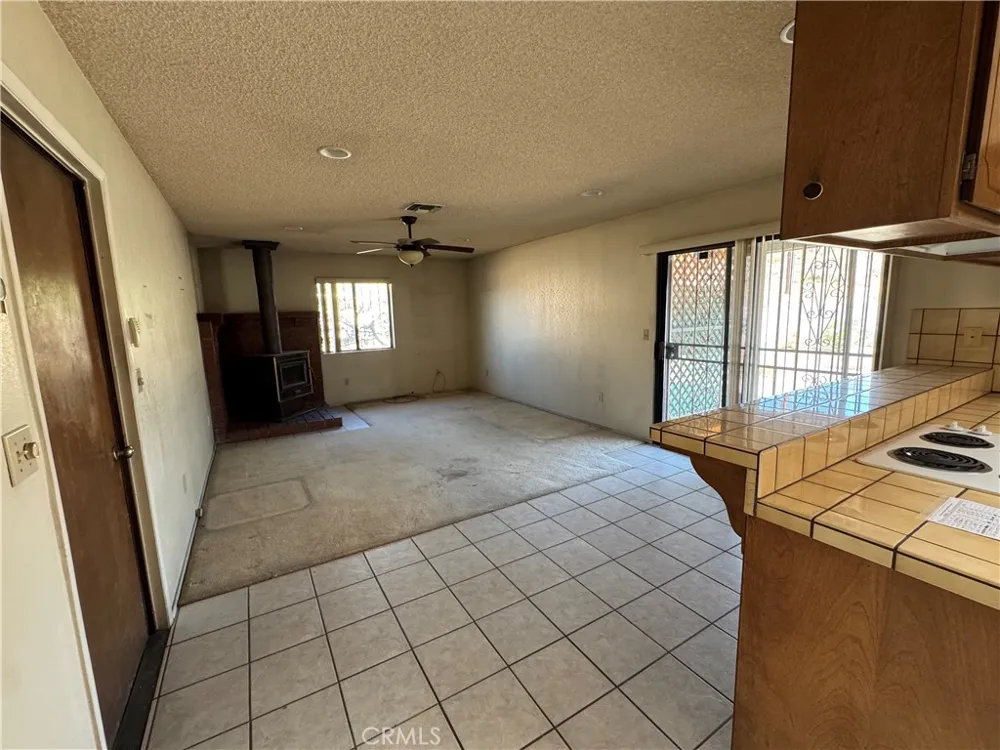 57374 Warren Yucca Valley, CA 92284