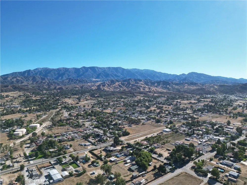 39612 Lincoln Cherry Valley, CA 92223