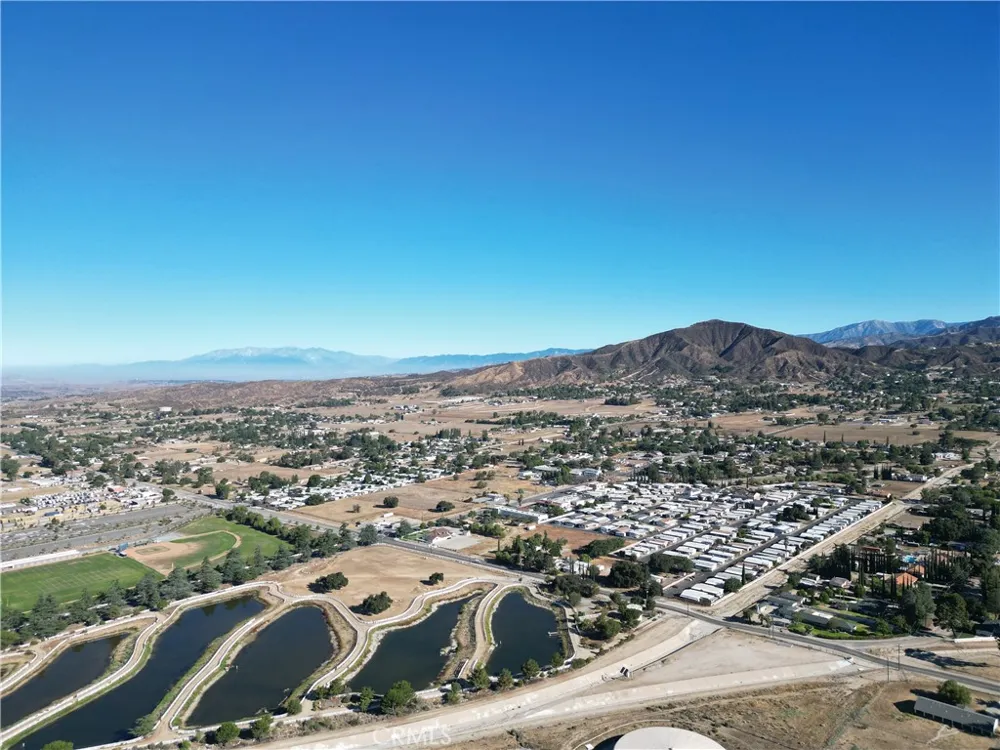 39612 Lincoln Cherry Valley, CA 92223