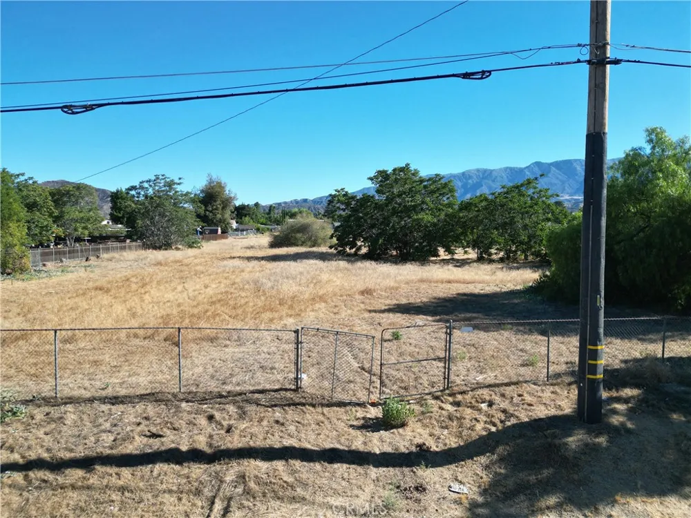 39612 Lincoln Cherry Valley, CA 92223