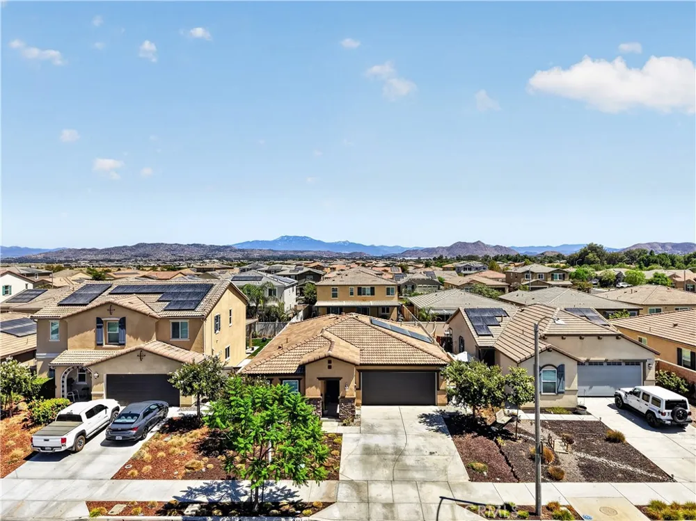 2417 Tulip Drive Perris, CA 92570
