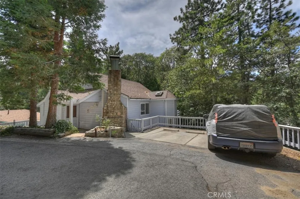932 Cedar Drive Crestline, CA 92325