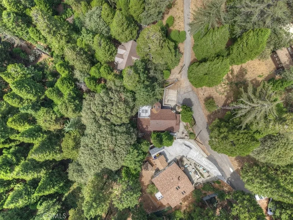 932 Cedar Drive Crestline, CA 92325