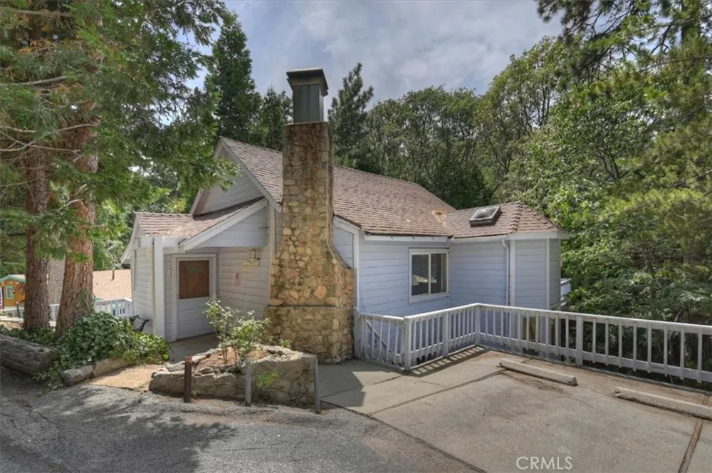 932 Cedar Drive Crestline, CA 92325