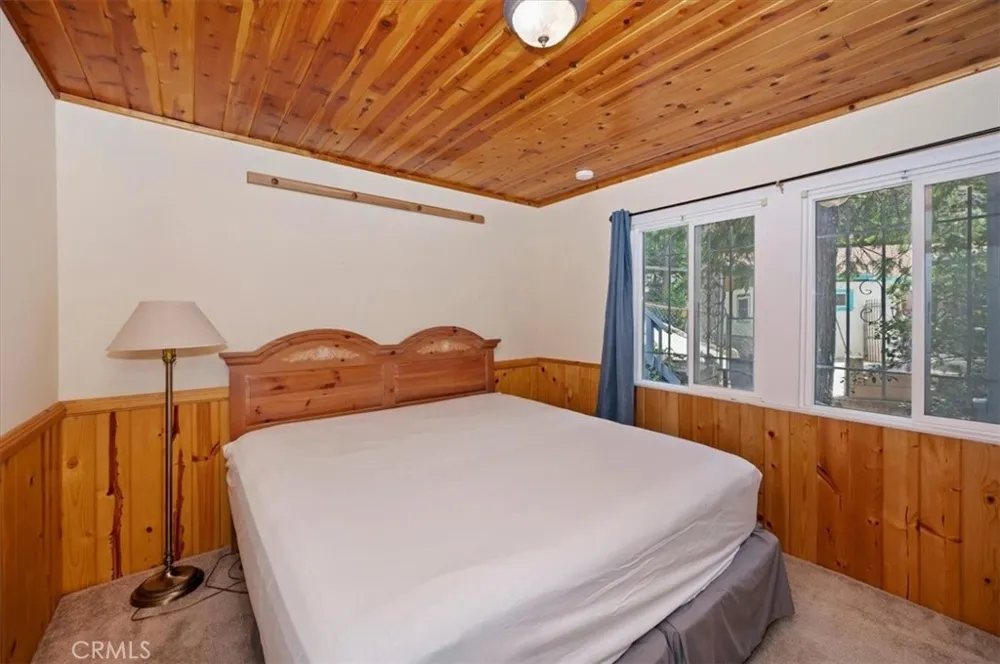 932 Cedar Drive Crestline, CA 92325
