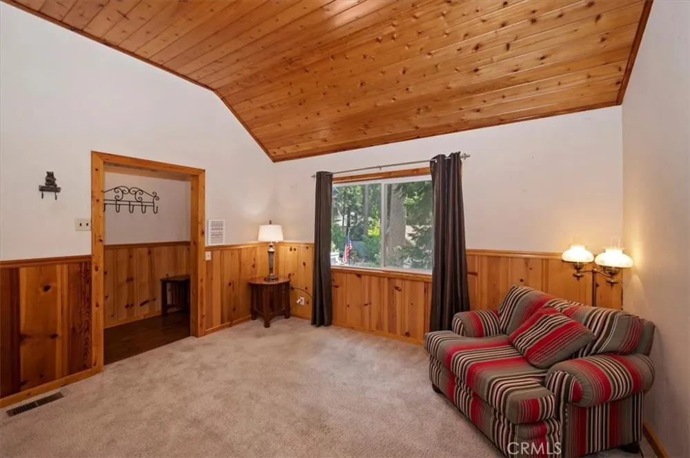 932 Cedar Drive Crestline, CA 92325