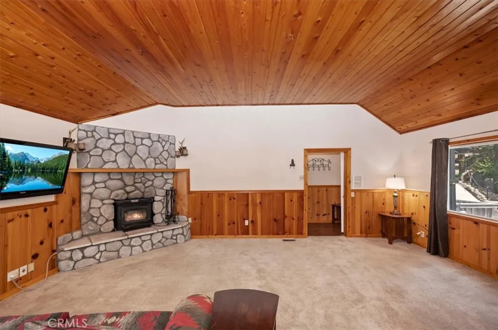 932 Cedar Drive Crestline, CA 92325
