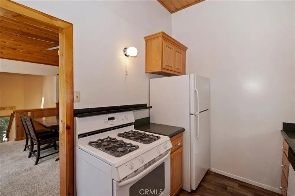 932 Cedar Drive Crestline, CA 92325