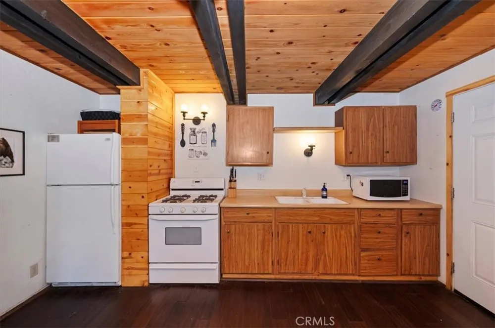 1323 Silverado Big Bear City, CA 92314