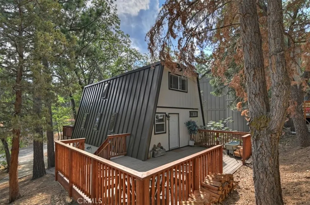 1323 Silverado Big Bear City, CA 92314