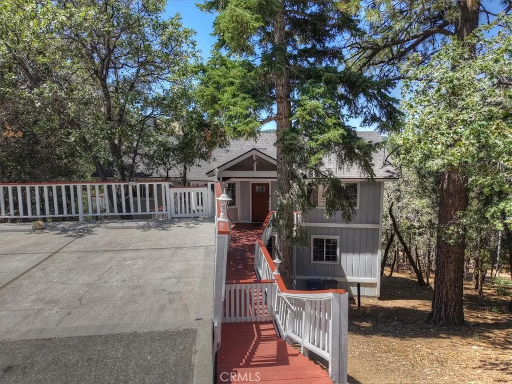 43659 Wolf Big Bear Lake, CA 92315