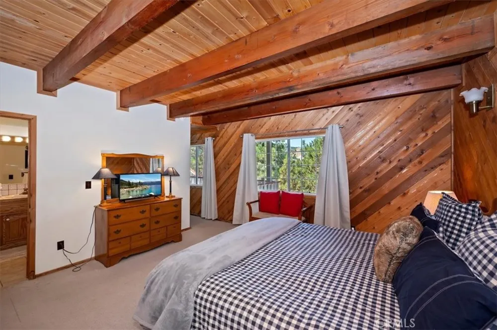 43659 Wolf Big Bear Lake, CA 92315