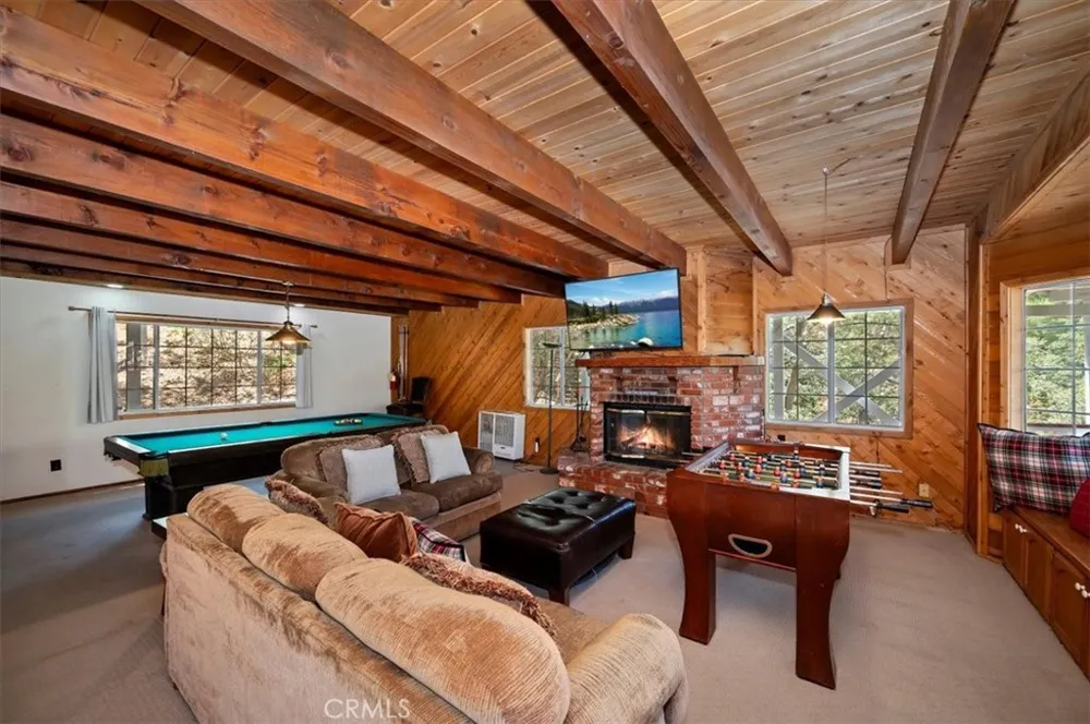 43659 Wolf Big Bear Lake, CA 92315