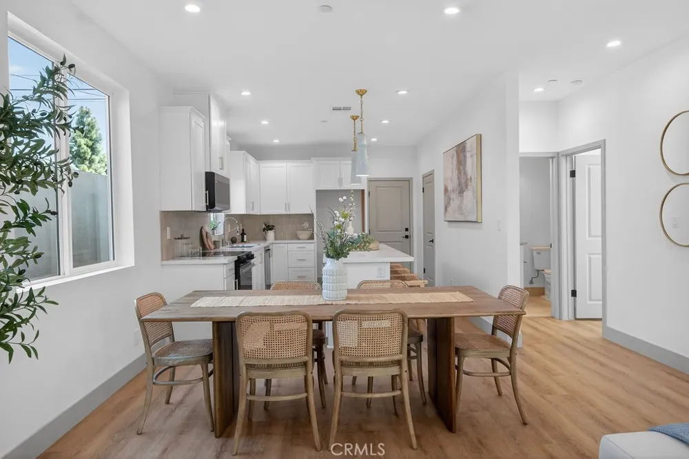 15540 Colorado Paramount, CA 90723