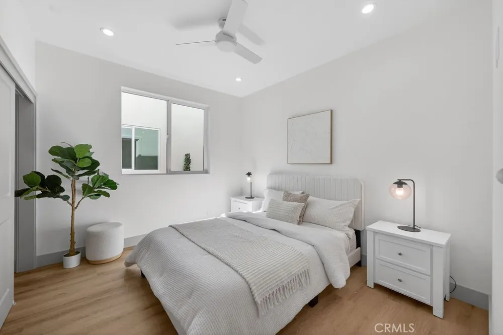 15540 Colorado Paramount, CA 90723