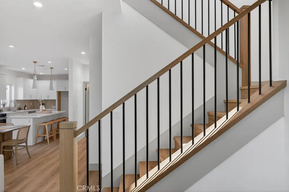 15540 Colorado Paramount, CA 90723
