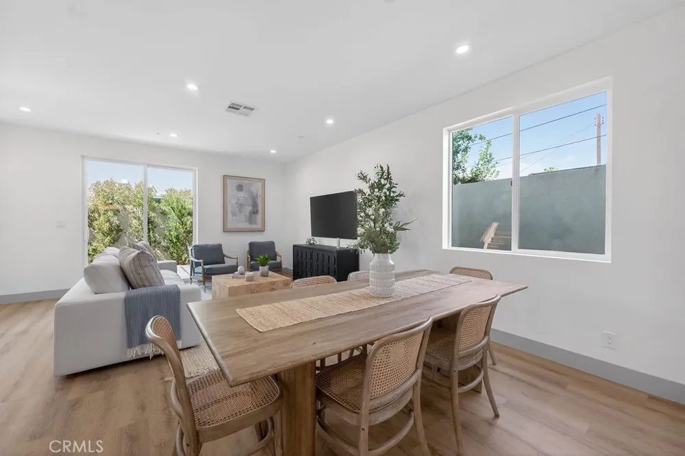 15540 Colorado Paramount, CA 90723