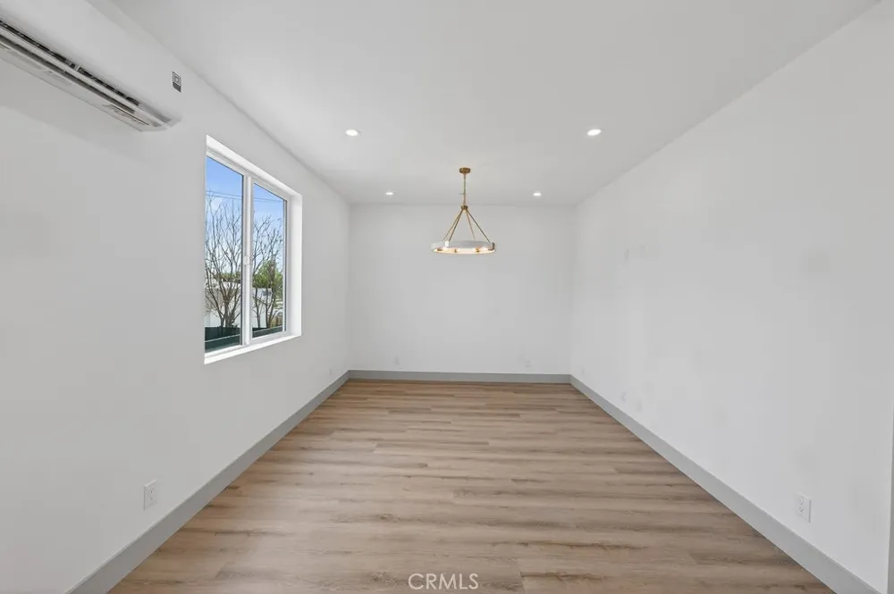 15540 Colorado Paramount, CA 90723