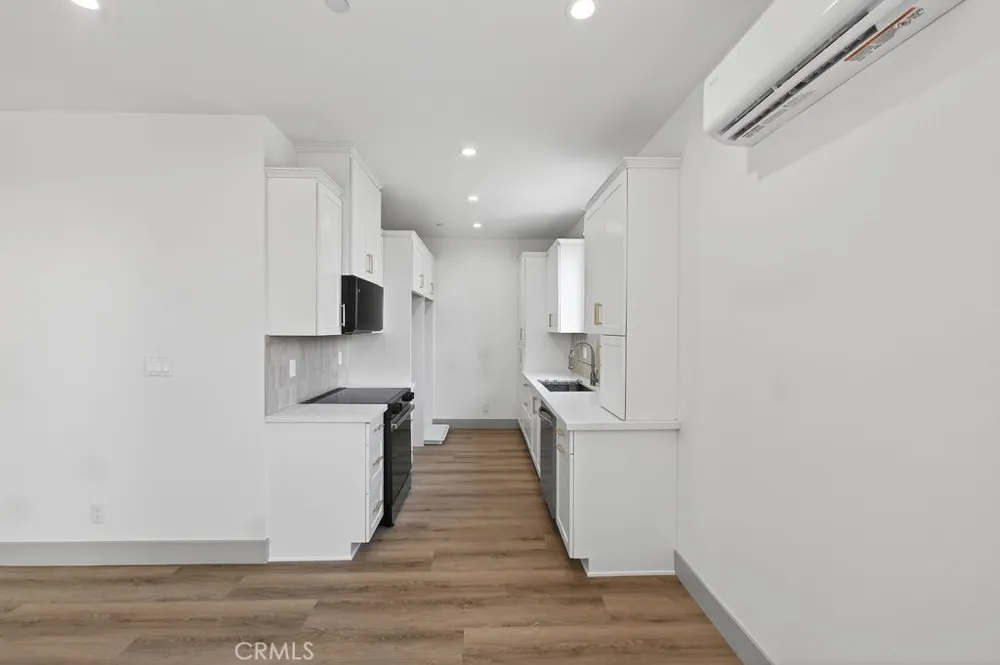 15540 Colorado Paramount, CA 90723