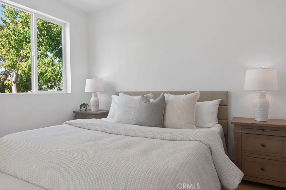 15540 Colorado Paramount, CA 90723