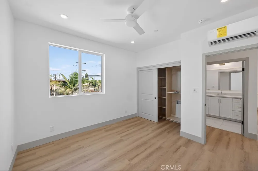 15540 Colorado Paramount, CA 90723