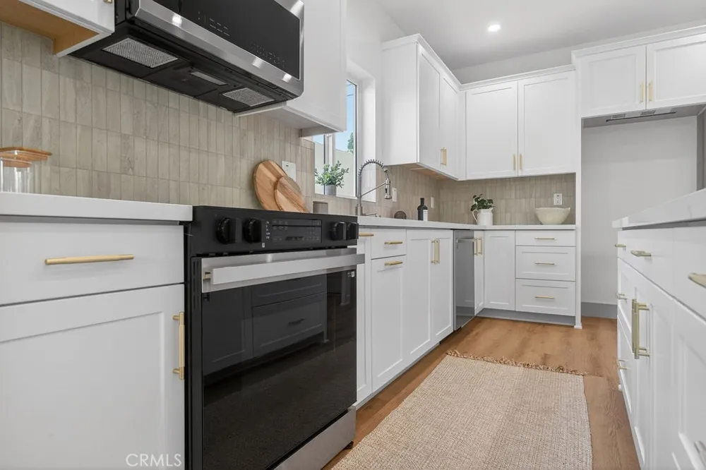 15540 Colorado Paramount, CA 90723