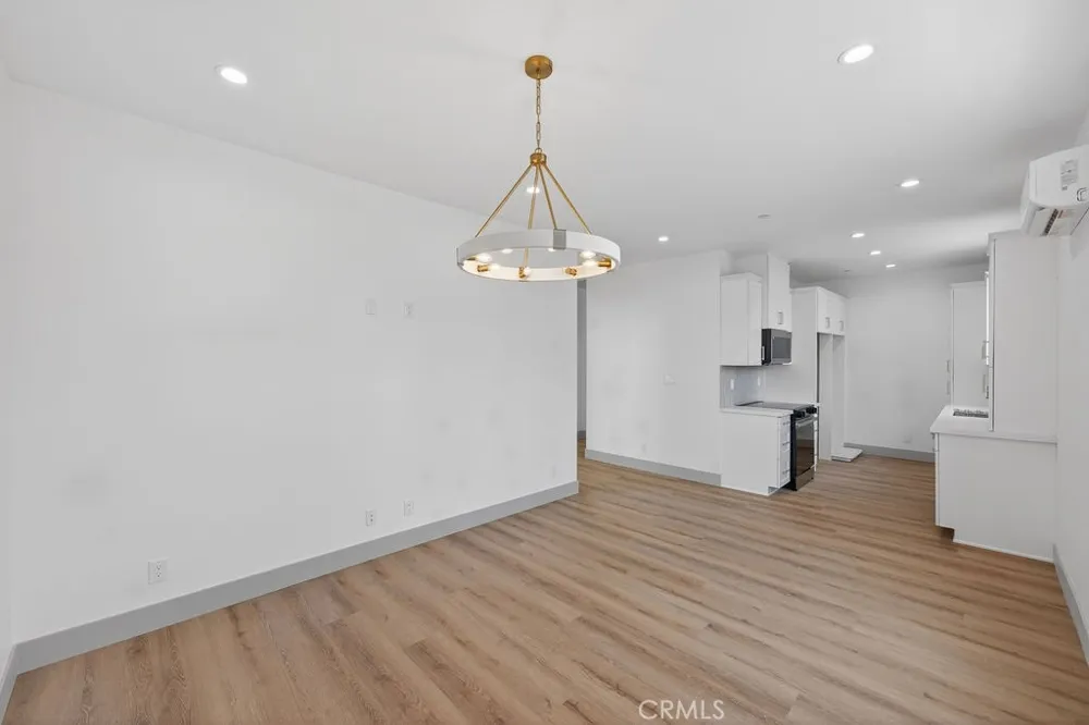 15540 Colorado Paramount, CA 90723