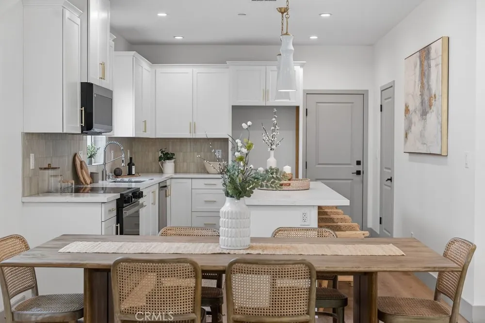 15540 Colorado Paramount, CA 90723