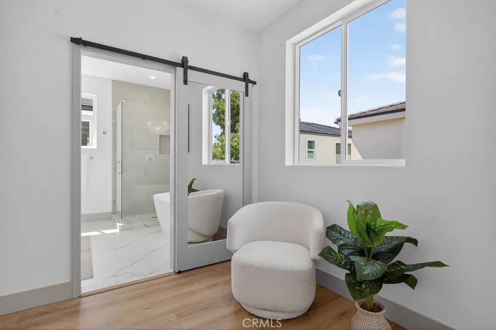 15540 Colorado Paramount, CA 90723