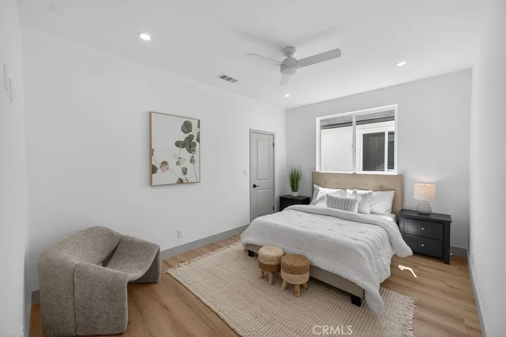 15540 Colorado Paramount, CA 90723
