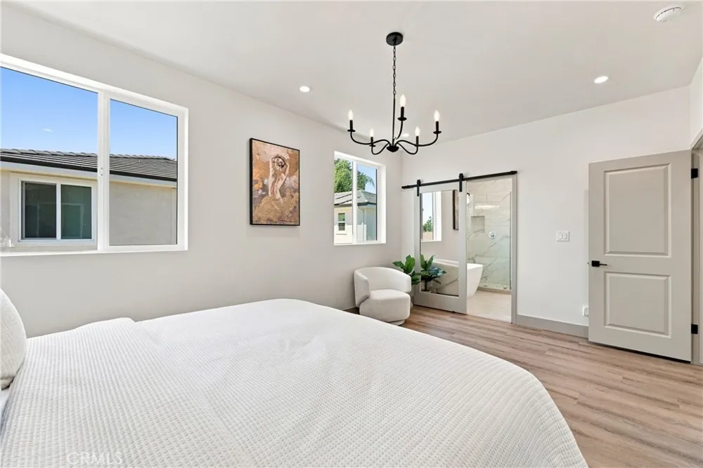 15540 Colorado Paramount, CA 90723