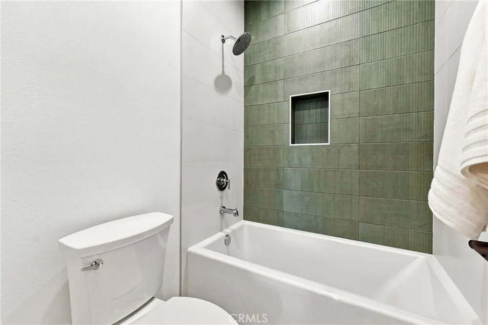 15540 Colorado Paramount, CA 90723