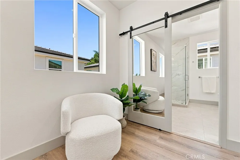 15540 Colorado Paramount, CA 90723