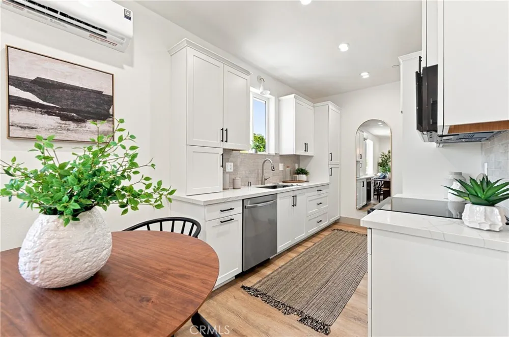 15540 Colorado Paramount, CA 90723