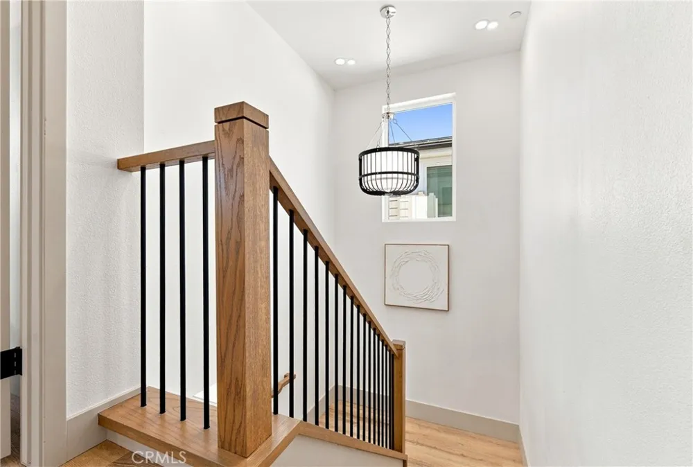 15540 Colorado Paramount, CA 90723