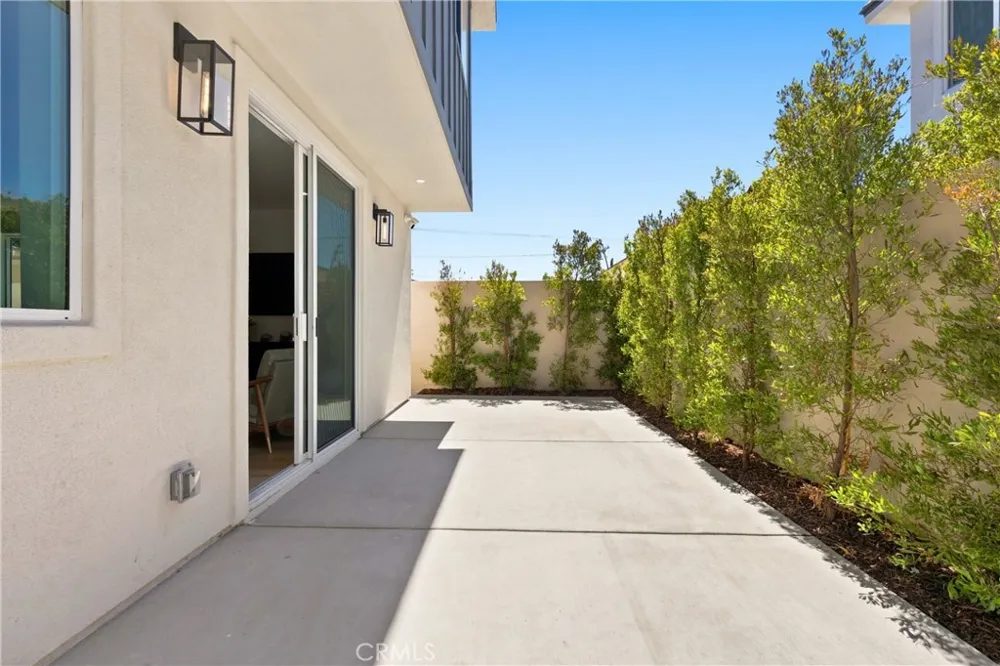 15540 Colorado Paramount, CA 90723